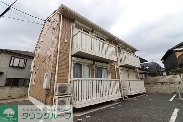 クレセント・シャンブルの物件外観写真